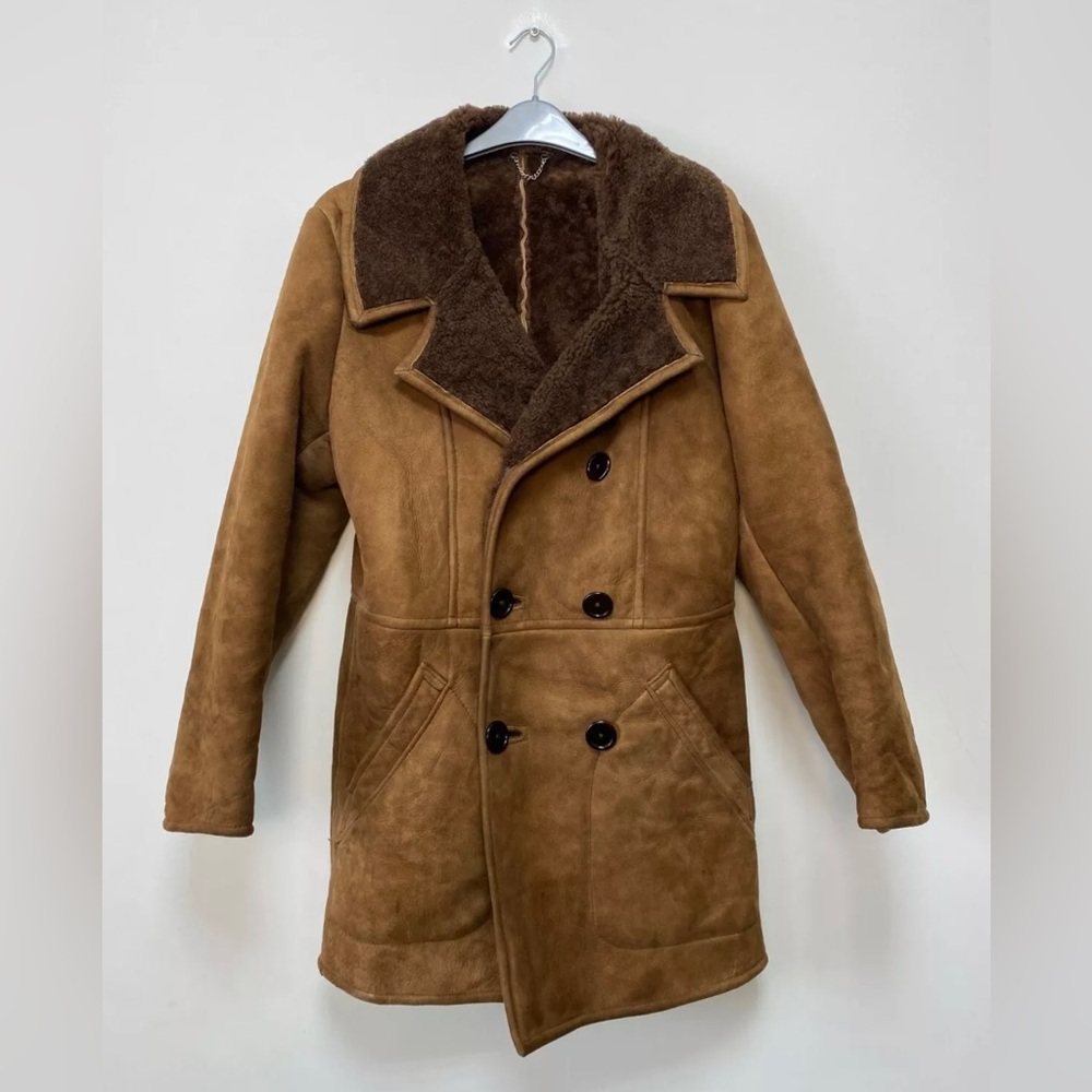 Double breasted shearlings coat